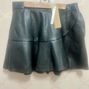 DO+BE Faux Leather Skirt Skort Size L Shorts Underneath